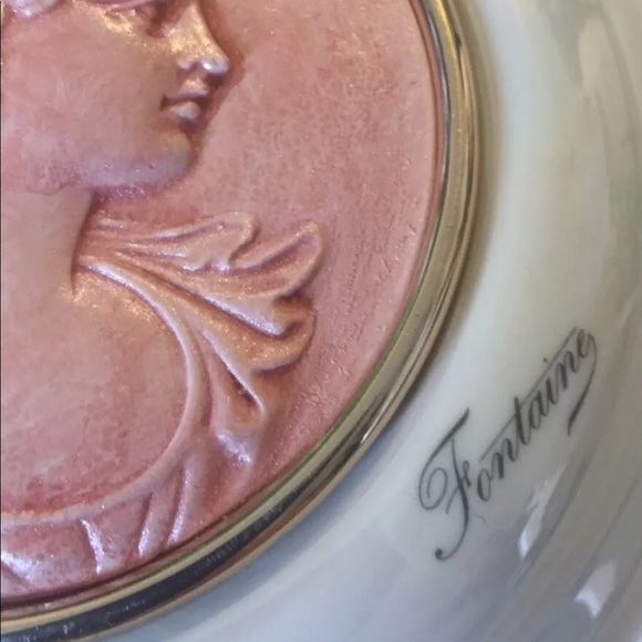 Vintage Capodimonte Small Vase Made In Italy Medallion Porcelain Limited - Picture 8 of 11